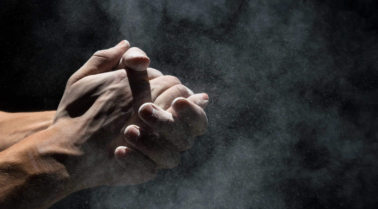 Magnésie liquide vs magnésie en poudre : quel grip choisir en salle ?